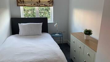 2 bedrooms, iron/ironing board