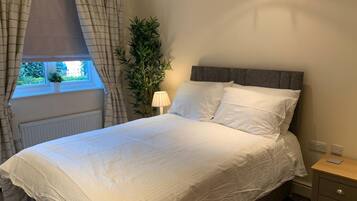 2 bedrooms, iron/ironing board