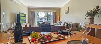 Villa Lago - Designer villa at Rydges Resort