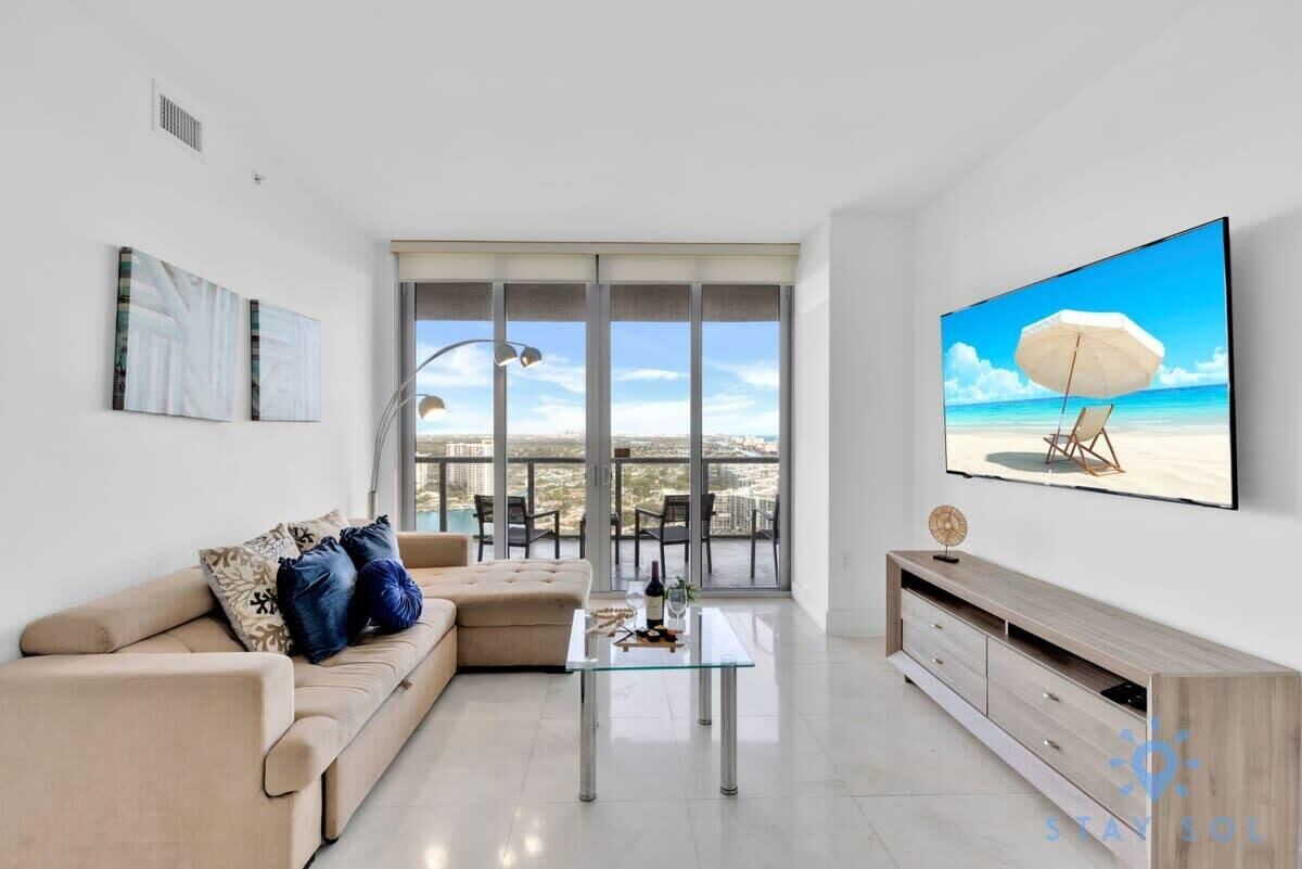 Una televisión, una oficina