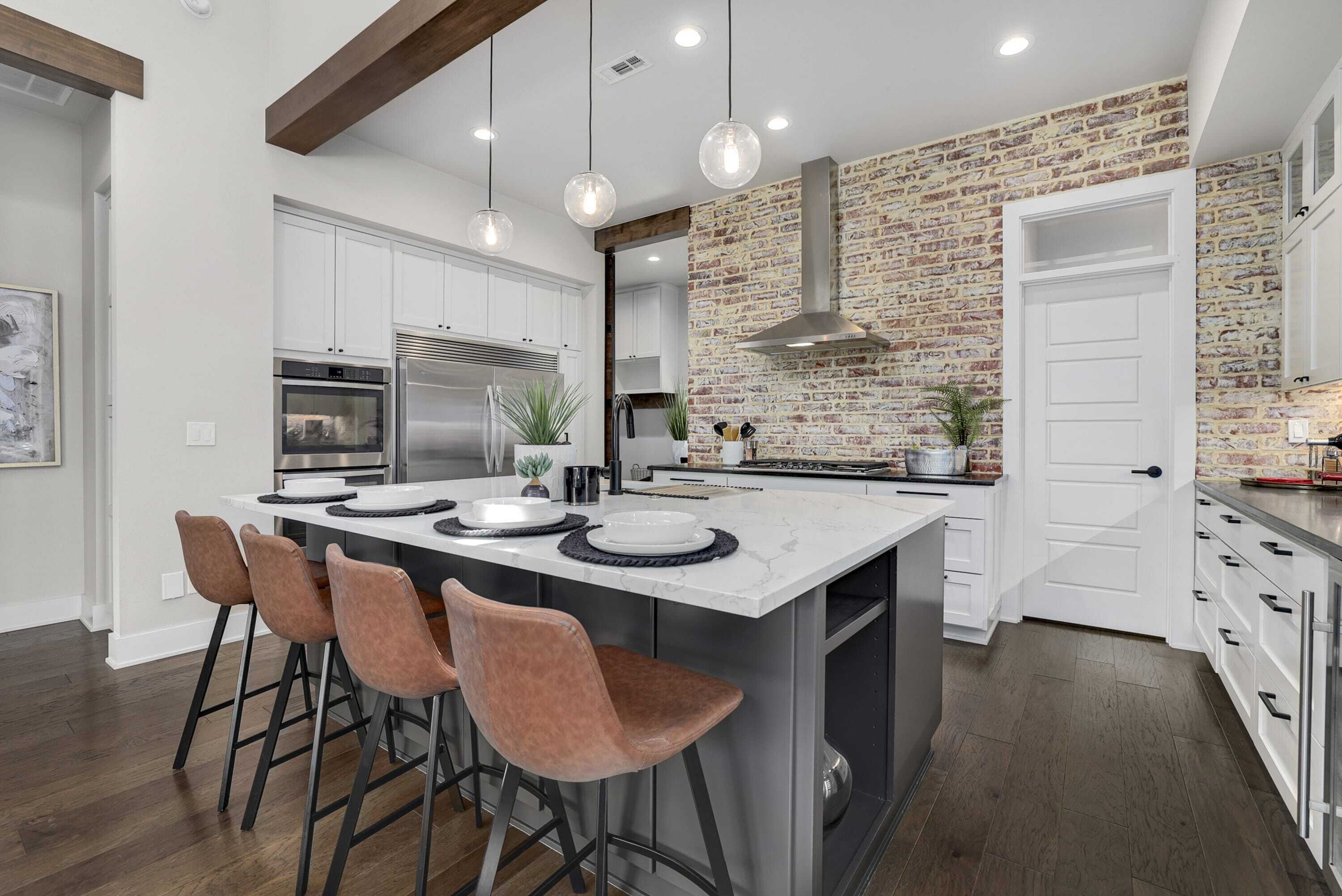 Kylskåp, mikrovågsugn, ugn och spishäll