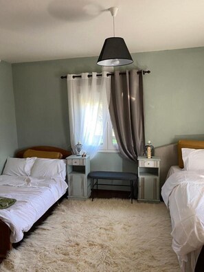 2 bedrooms, iron/ironing board, bed sheets