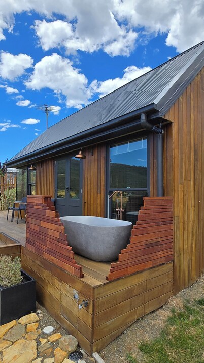 Romantic Valley Cabin with Outdoor Bath