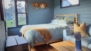 1 habitación, tabla de planchar con plancha, cuna de viaje y wifi