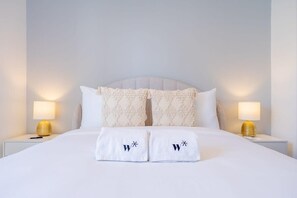 1 bedroom, desk, iron/ironing board, WiFi - w *| Iconic 1BR Home in San Francisco (Panamá)