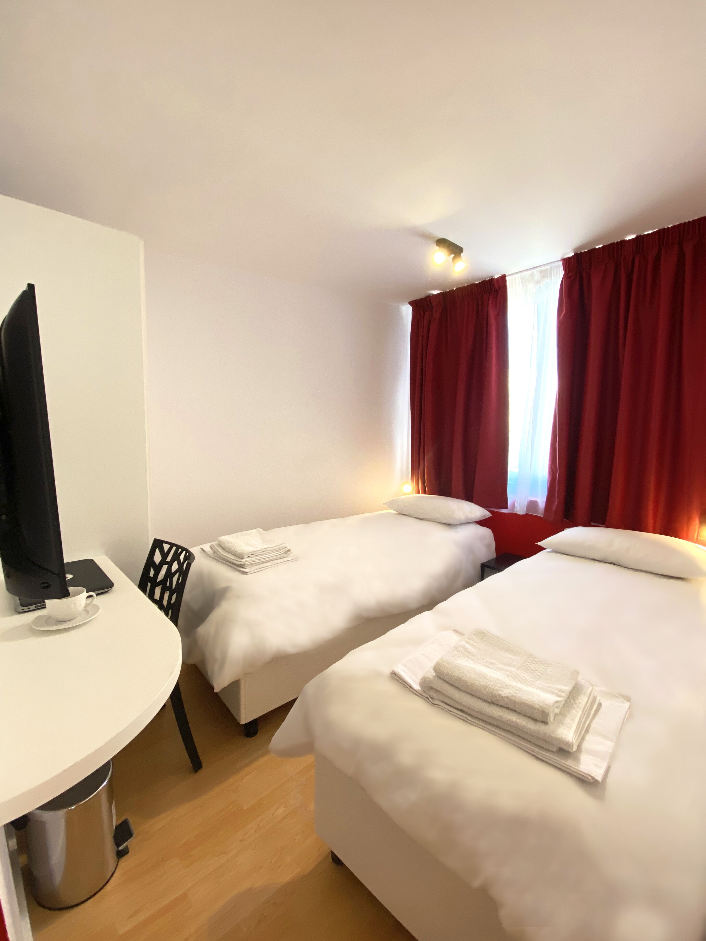 Photo - Citizen Suites