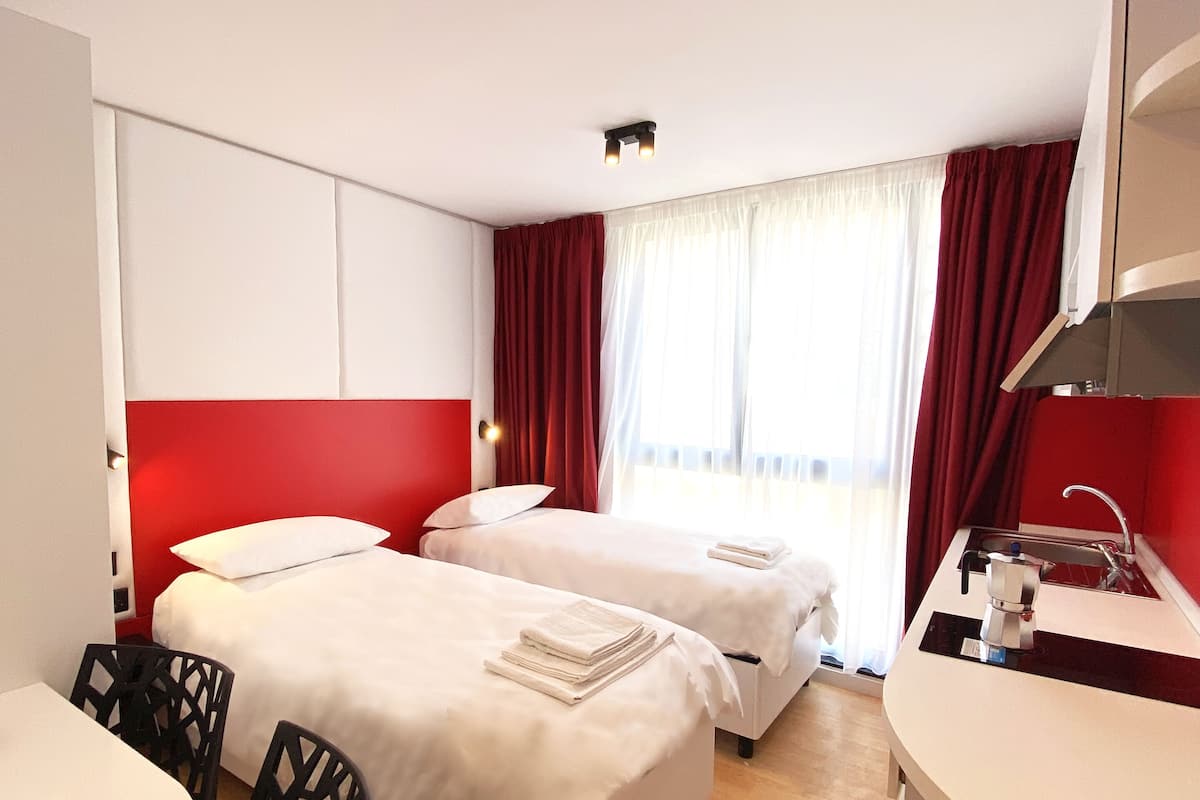 1 bedroom, in-room safe, desk, laptop workspace