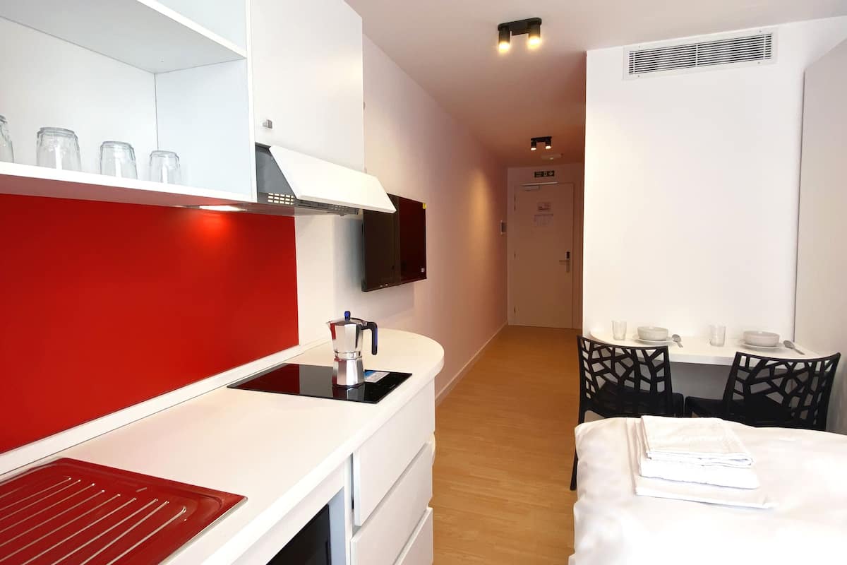 1 bedroom, in-room safe, desk, laptop workspace
