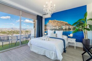 1 bedroom, desk, iron/ironing board, travel cot - Sky Suites Alicante - 1bedroom apartment in a 28th floor (Alicante (Alacant))