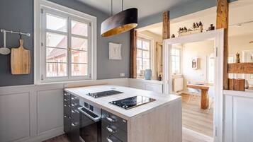 Kühlschrank, Ofen, Herdplatte, Geschirrspüler