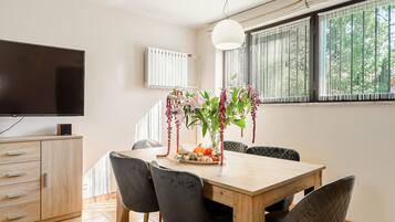 Apartment | In-room dining