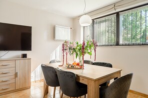 Apartment | In-room dining - Wawer Juhasów (Warsaw)
