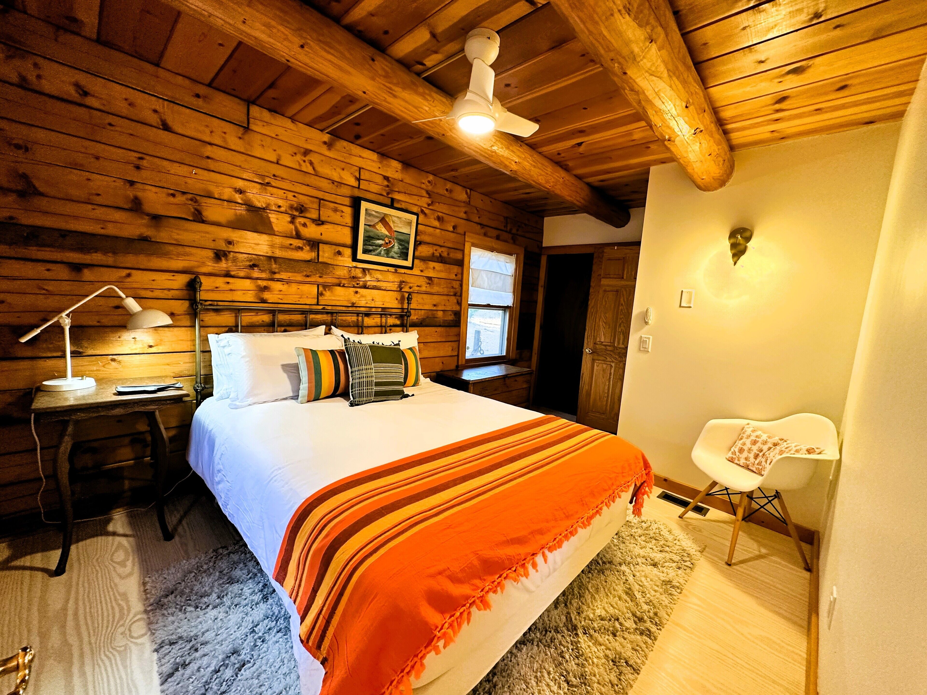 3 makuuhuonetta, työpöytä, silitysrauta/-lauta, ilmainen Wi-Fi