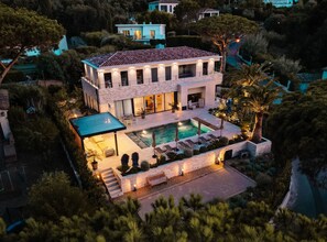 Exterior - Fully renovated four-bedroomed Villa in Sinopolis with pool and great sea views. (Gassin)
