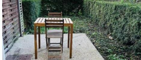 屋外ダイニングエリア