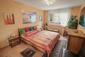 Ferros/tábuas de passar roupa, Wi-Fi de cortesia, roupa de cama
