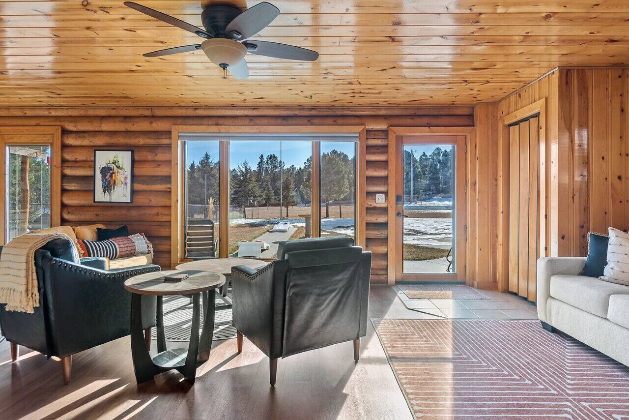 TV connectée, cheminée, baby-foot