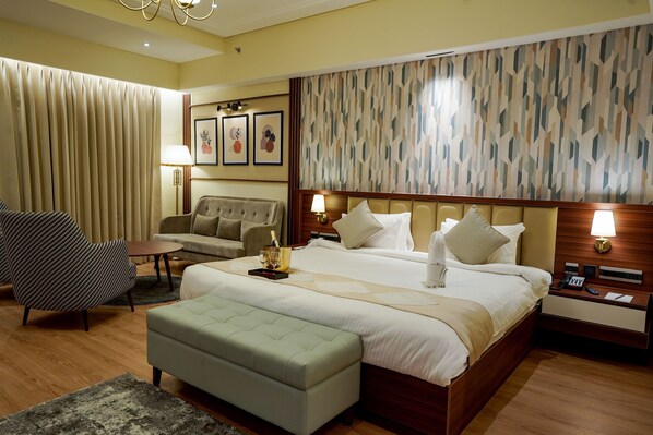 Chambre Premium | Coffres-forts dans les chambres, bureau, rideaux occultants