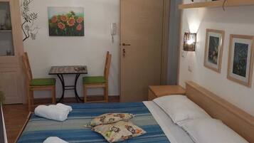 1 camera, ferro/asse da stiro, Wi-Fi, lenzuola