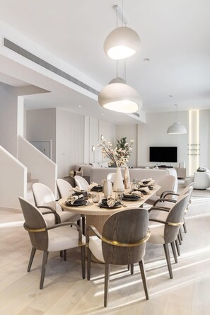 Dining - Stunning Palm Villa with Roof Garden, Pool, Beach (Dubai)