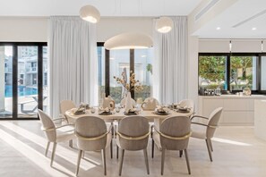 Dining - Stunning Palm Villa with Roof Garden, Pool, Beach (Dubai)