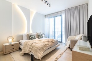 5 عدّة غرف نوم ومكواة/لوح كي وسرير سفر وواي فاي