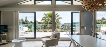 Villa Blanca - Villa Blanca is the perfect holiday accommodation if you are seeking quality accommodation for up to 4 guests. This Villa is in located at the lowest point of the resort, making access in and out easy. Its elevated position offers wond