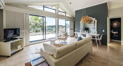 Villa Blanca - Villa Blanca is the perfect holiday accommodation if you are seeking quality accommodation for up to 4 guests. This Villa is in located at the lowest point of the resort, making access in and out easy. Its elevated position offers wond
