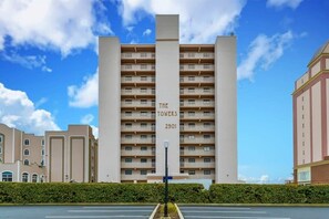 Exterior - Two Bedroom Beachfront End Unit Condo with Pool. (Ocean City)