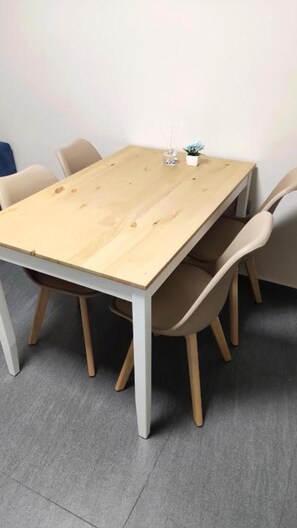 Apartment | Dining
