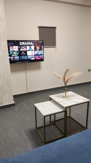 Apartment | Interior - Ermou Junior Suite by Aesthetic & Luxurious Living (Athens)