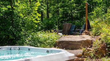 Bain à remous extérieur