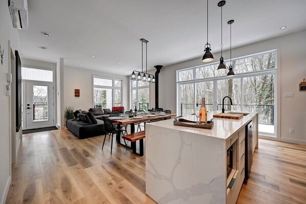 المنشأة من الداخل