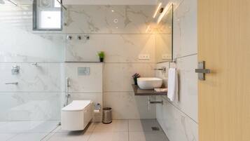 Superior Room | Bathroom