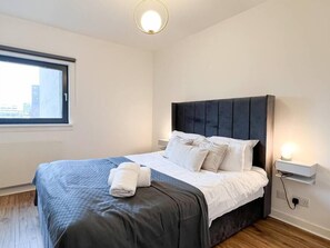 2 soverom, strykejern/-brett, wi-fi og sengetøy