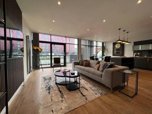 TV - Stunning Apartment at Glasgow Hydro & SECC (Glasgow City)