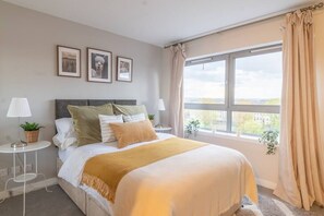 2 quartos, ferros/tábuas de passar roupa, Wi-Fi, roupa de cama