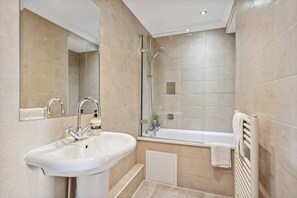 Shower, hair dryer - (G2) Central 1 Bed Blythswood Flat (Glasgow City)