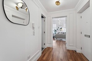 Interior - (G5) Grand 1 bed Blythswood Apartment (Glasgow City)