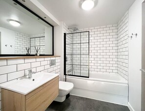 Chuveiro, secador de cabelo