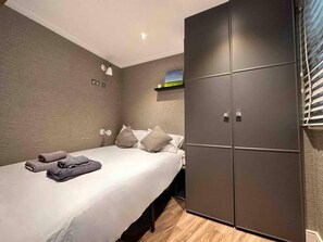 Casa | 3 dormitorios, tabla de planchar con plancha, wifi gratis y ropa de cama