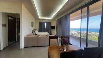 Superior Suite | 1 bedroom, desk, free WiFi