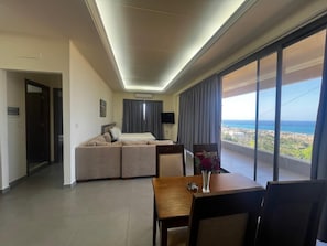 Suite Superior | 1 camera, una scrivania, Wi-Fi gratuito