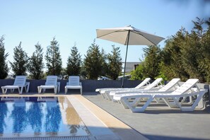 Exterior - Amchit Grand Hotel (Aamchit)