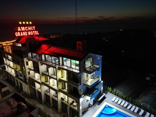 Amchit Grand Hotel