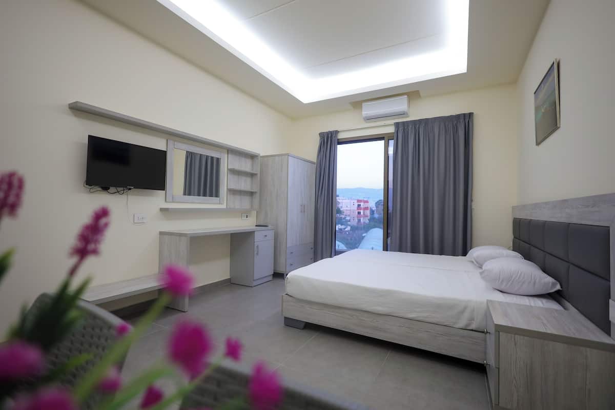 1 bedroom, desk, free WiFi