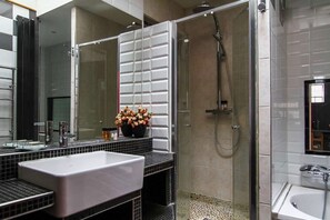 Hair dryer, towels, soap, toilet paper - Quiet, spacious loft, very close to line 14 (metro) (Clichy)