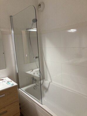 Hair dryer, toilet paper - 1 bedroom apartment 27 m2 4 People near the Gondola (Les Contamines-Montjoie)