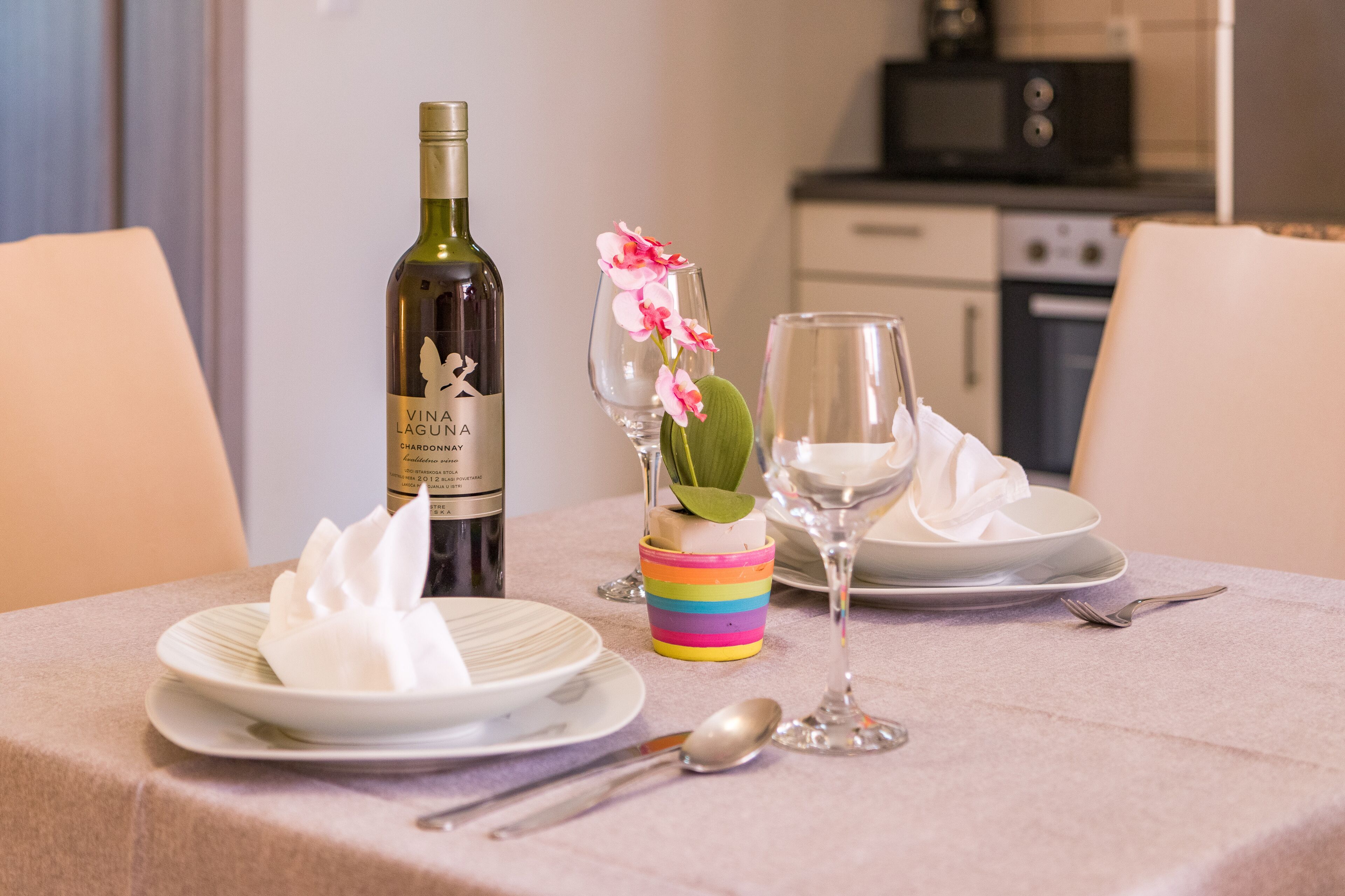 Classic-Apartment | Essbereich im Zimmer