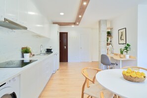 Fridge, microwave, oven, dishwasher
